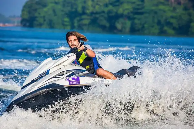 jet-ski image